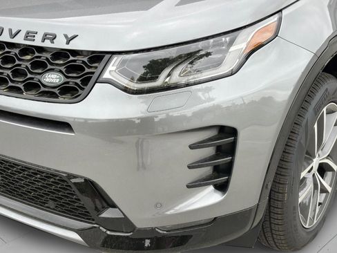 Used 2025 Land Rover Discovery Sport Dynamic SE image 12