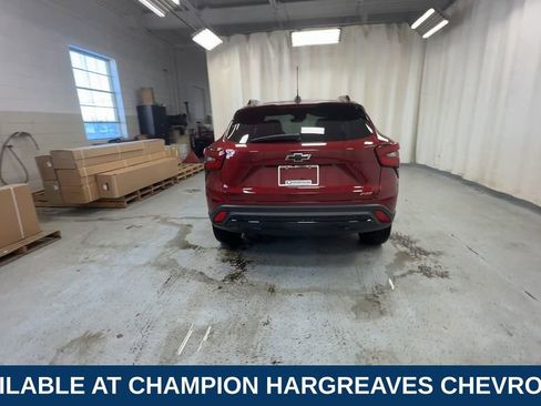 Used 2025 Chevrolet Trax RS w/ Driver Confidence Package image 9