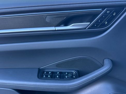 Certified 2025 Porsche Macan 4 Electric image 12