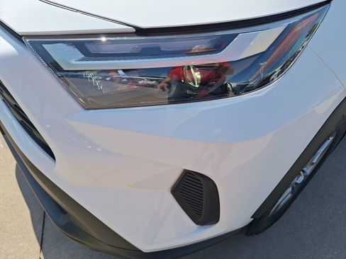 Used 2025 Toyota RAV4 XLE w/ Convenience Package FWD image 10