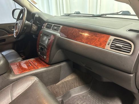 Used 2012 Chevrolet Suburban LTZ AWD/4WD image 25