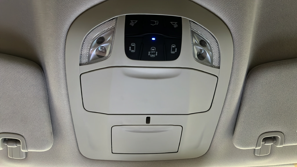 Used 2024 Chrysler Pacifica Touring-L FWD image 33