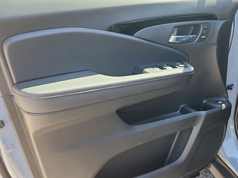 New 2026 Honda Ridgeline Black Edition image 8