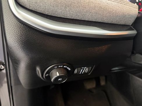 Used 2022 Jeep Compass Latitude AWD/4WD image 13