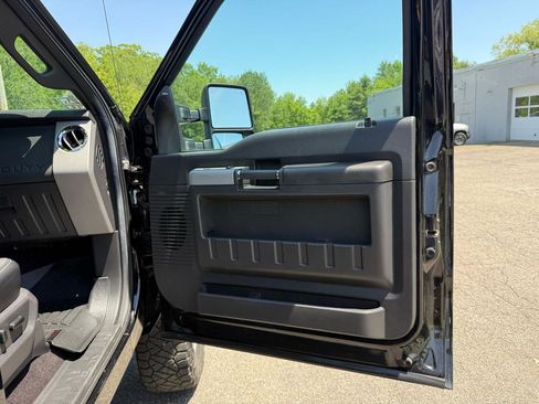 Used 2016 Ford F250 Lariat w/ Lariat Ultimate Package AWD/4WD image 24