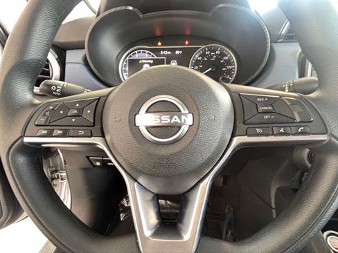 Used 2025 Nissan Versa SV w/ Trunk Package FWD image 31