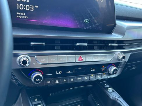 Used 2024 Kia Telluride S image 25