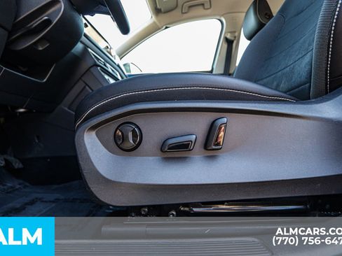 Used 2022 Volkswagen Taos SE image 35