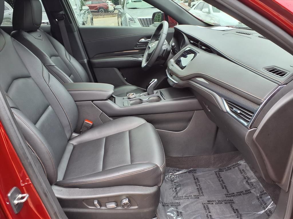 Used 2023 Cadillac XT4 Sport FWD image 9