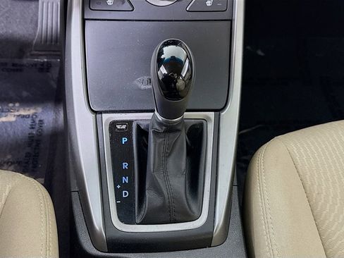 Used 2014 Hyundai Elantra SE w/ Option Group 02 FWD image 8