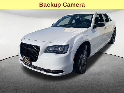 Used 2023 Chrysler 300 Touring w/ Sport Appearance Package image 5