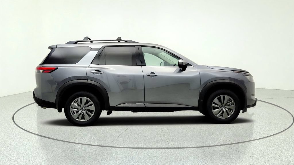 Used 2025 Nissan Pathfinder SV FWD image 4