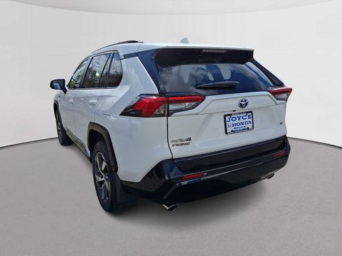 Used 2021 Toyota RAV4 SE w/ Weather & Moonroof Package AWD/4WD image 8