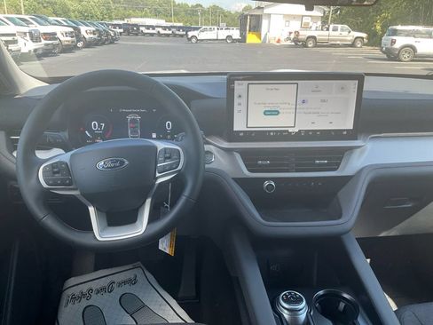 New 2026 Ford Explorer Active RWD image 20