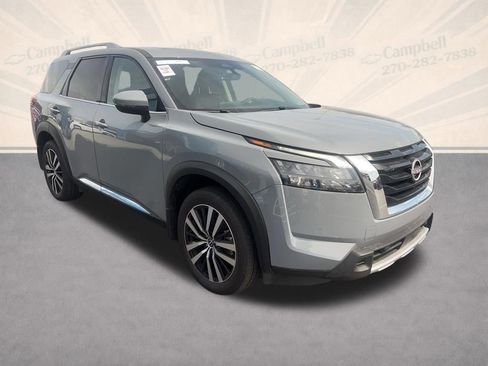 Used 2025 Nissan Pathfinder Platinum image 41