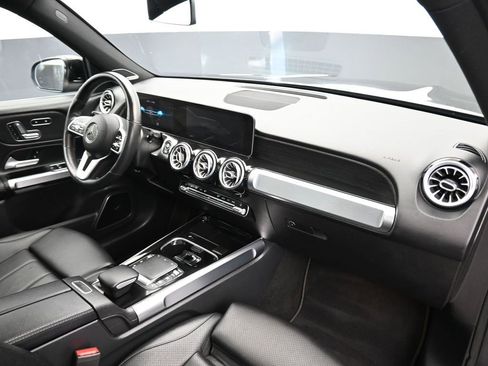 Used 2021 Mercedes-Benz GLB 250 4MATIC w/ Premium Package image 48