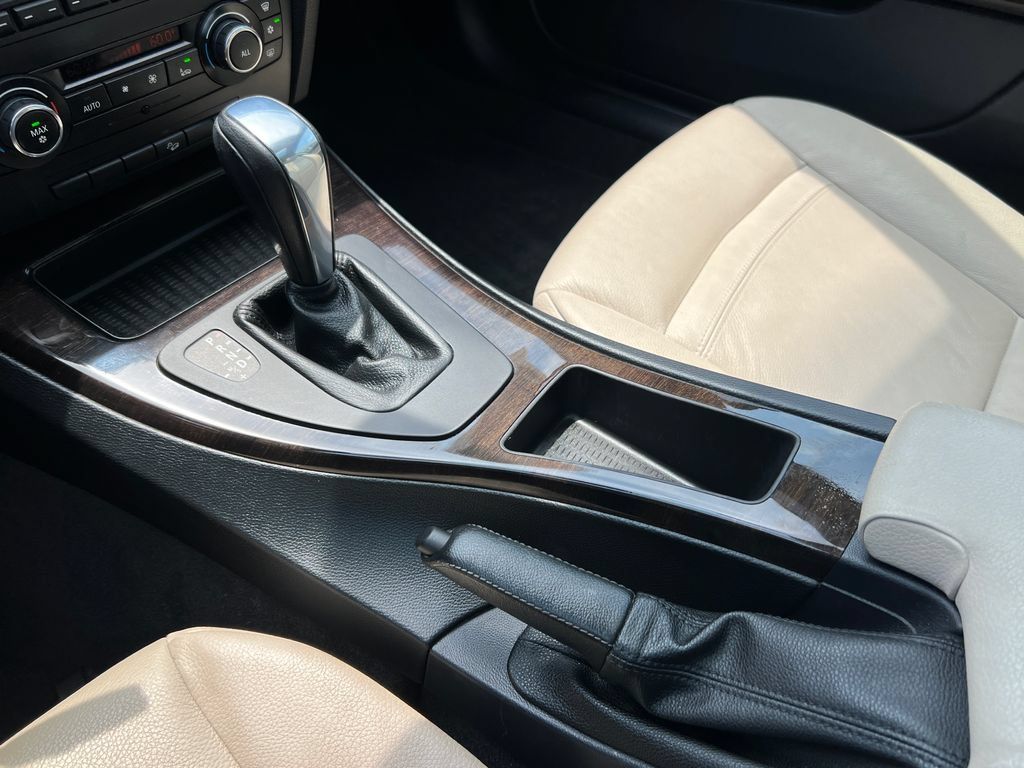 Used 2012 BMW 328i xDrive Coupe AWD/4WD image 34