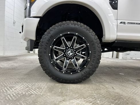 Used 2019 Ford F350 Lariat w/ Lariat Ultimate Package AWD/4WD image 13