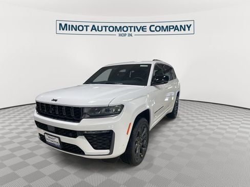 New 2026 Jeep Grand Cherokee L Limited AWD/4WD image 4