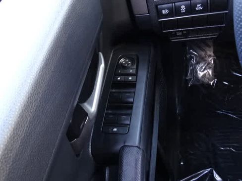 Used 2024 Toyota Tacoma TRD Sport image 39