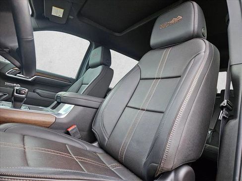 Used 2025 Chevrolet Silverado 1500 High Country w/ High Country Premium Package image 10