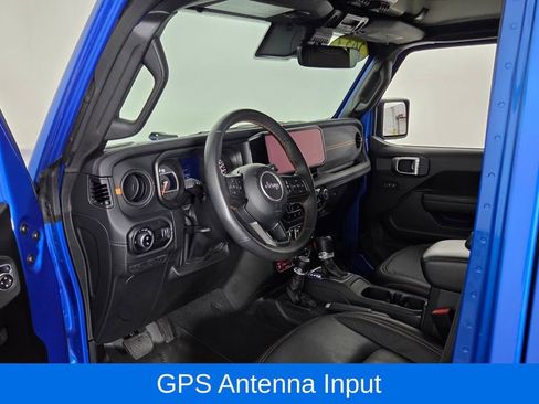 Used 2024 Jeep Gladiator Mojave w/ Technology Group AWD/4WD image 13