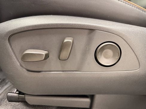 Used 2024 GMC Acadia AT4 image 23