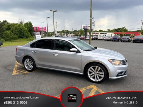 Used 2019 Volkswagen Passat 2.0T Wolfsburg w/ Wheels & Sunroof Package FWD image 3