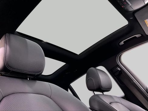 Used 2022 Mercedes-Benz GLC 300 image 14