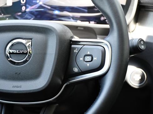 Certified 2026 Volvo XC40 B5 Plus AWD/4WD image 24