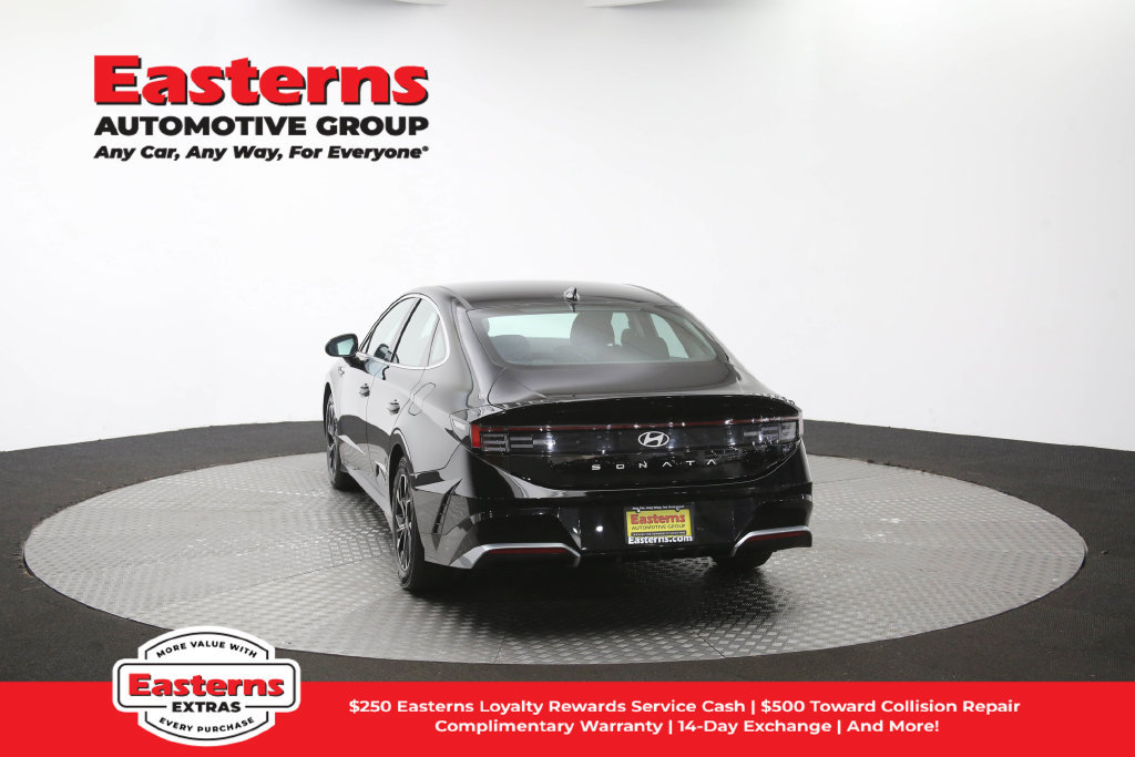 Used 2025 Hyundai Sonata SEL FWD image 38
