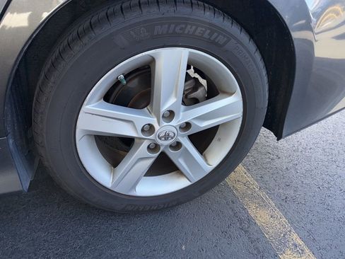 Used 2012 Toyota Camry SE image 18