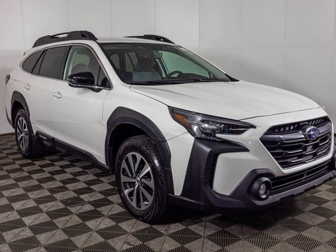 Used 2024 Subaru Outback Premium AWD/4WD image 10