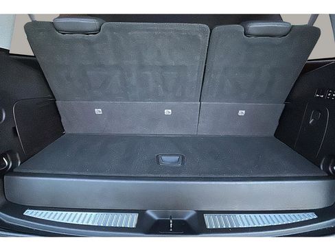 Used 2017 Cadillac Escalade Luxury image 27