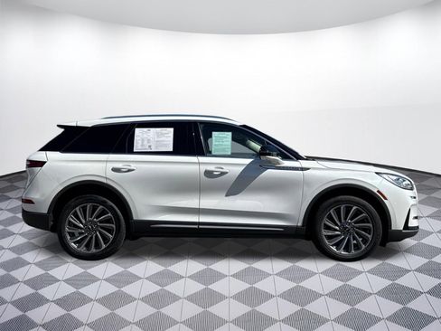 Used 2023 Lincoln Corsair Reserve w/ Equipment Group 201A FWD image 8