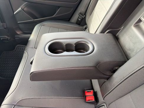 Used 2022 Volkswagen Taos SE image 35