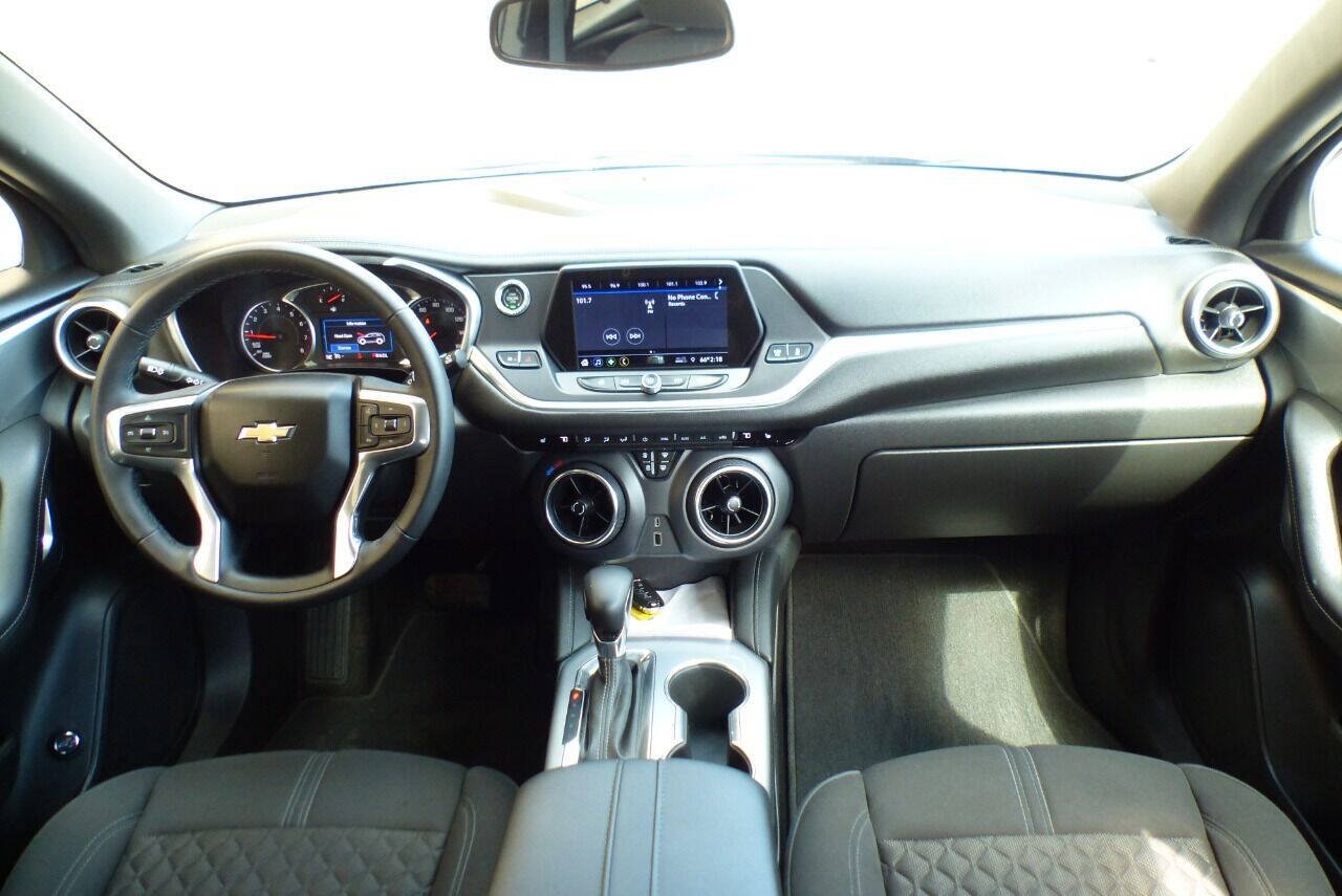 Used 2020 Chevrolet Blazer LT FWD image 41