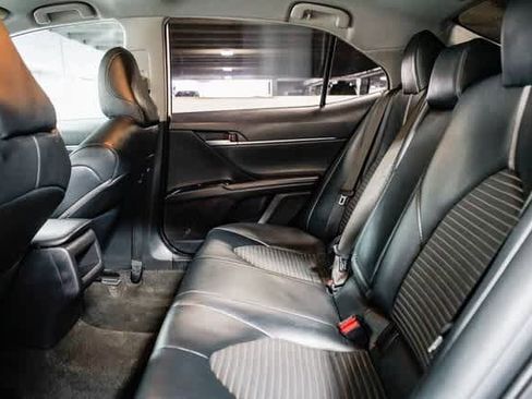 Certified 2019 Toyota Camry SE image 18