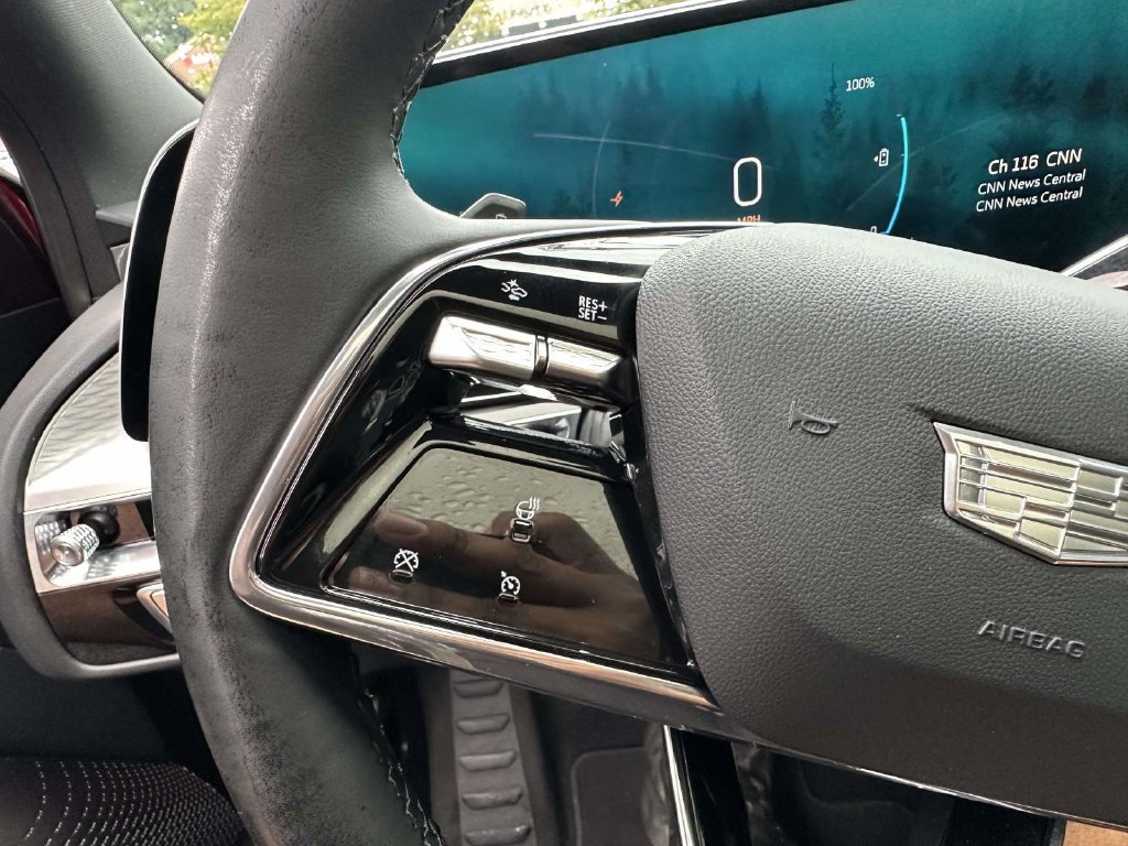 Used 2024 Cadillac Lyriq Sport RWD image 32