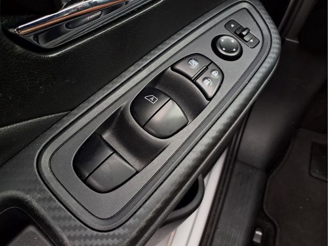 Used 2025 Nissan Versa SV FWD image 16