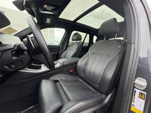Used 2019 BMW X5 xDrive50i w/ Parking Assistance Package image 9