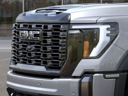 New 2026 GMC Sierra 3500 Denali Ultimate AWD/4WD image 13