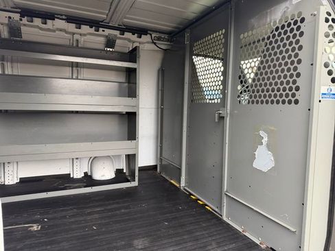 Used 2008 Chevrolet Express 2500 image 31