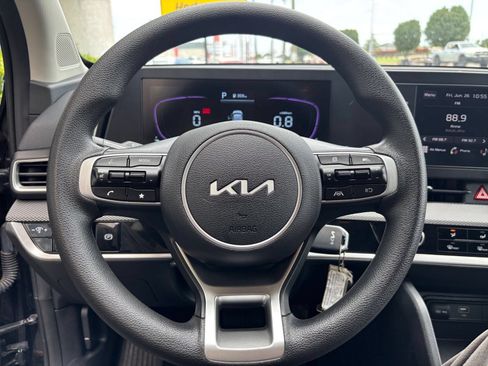 Used 2025 Kia Sportage LX AWD/4WD image 27
