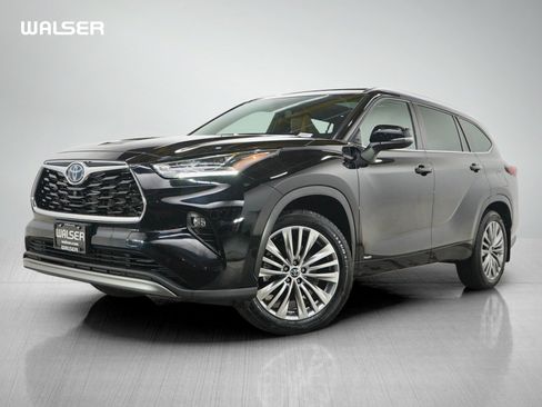 Used 2022 Toyota Highlander Platinum AWD/4WD image 1