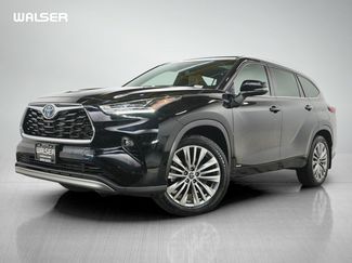 Used 2022 Toyota Highlander Platinum AWD/4WD video 1