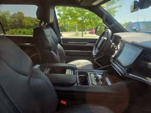 Used 2022 Jeep Wagoneer Series III w/ Flexible Seating Group AWD/4WD image 3
