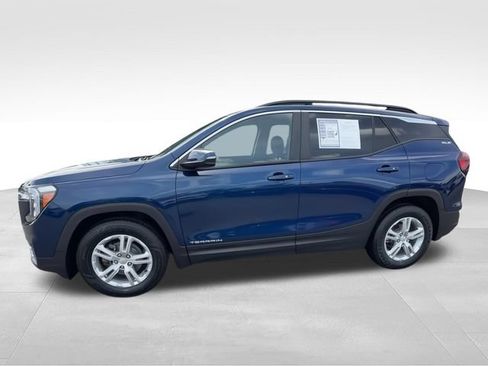 Certified 2023 GMC Terrain SLE w/ Driver Convenience Package FWD image 5