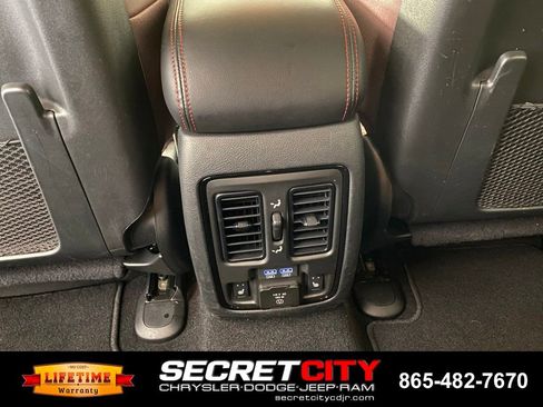 Used 2025 Dodge Durango GT AWD/4WD image 26