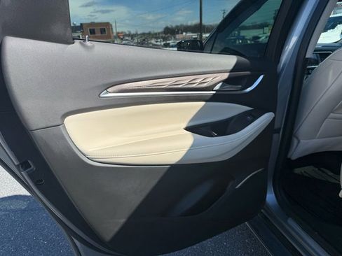 Used 2024 Buick Enclave Avenir w/ Avenir Technology Package image 11